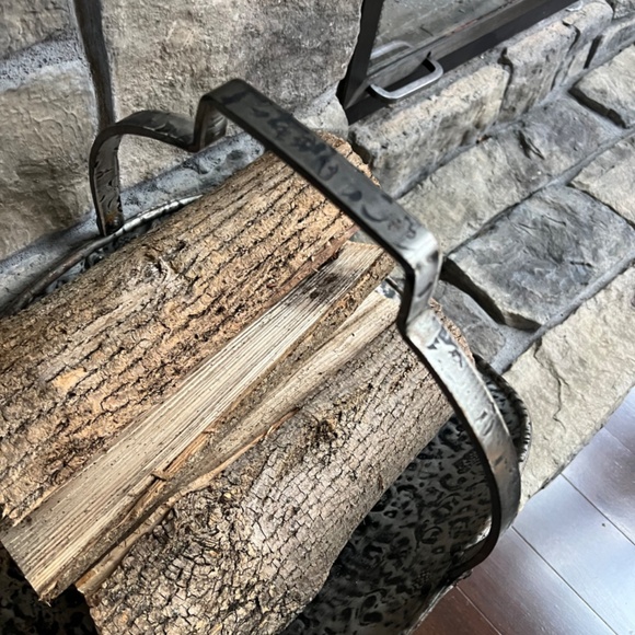 Vintage Hammered Metal Fireplace Log Holder - Picture 10 of 10